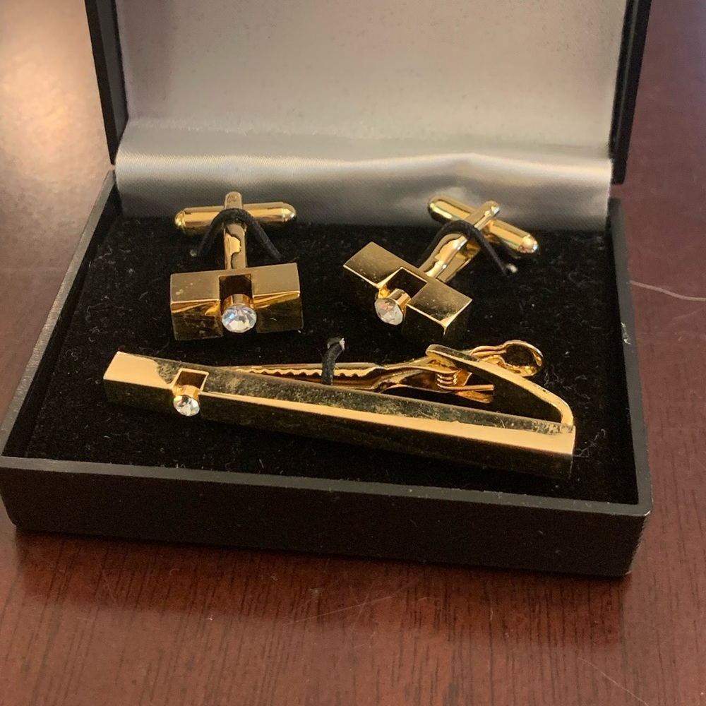 Gold cuff links and tie tack with CZ
